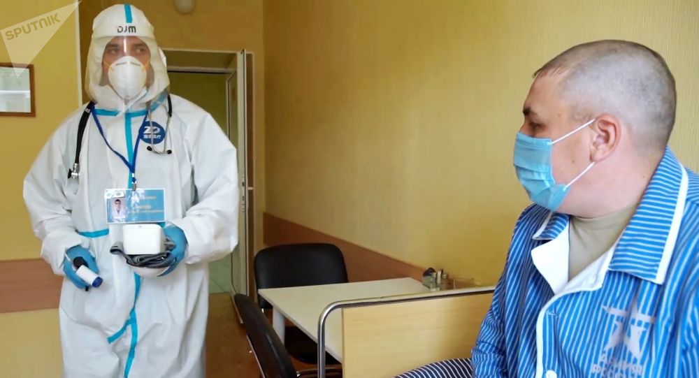 俄国防部雅尔塔移动医院收治首批新冠患者