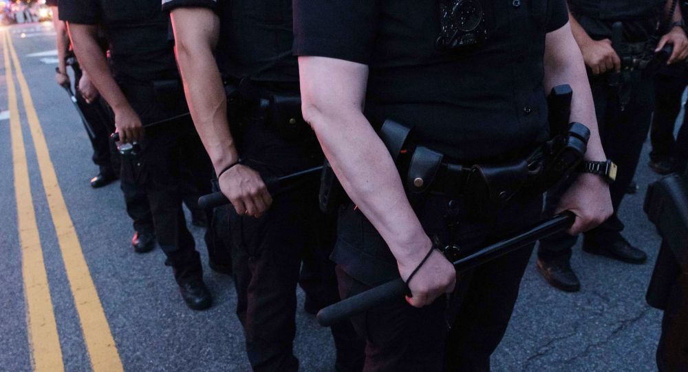 纽约抗议参与者袭警导致至少3名警察受伤