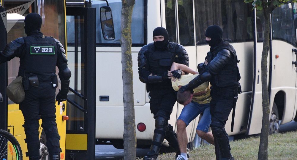 白俄罗斯内务部：过去一天白俄罗斯拘留超过2000人