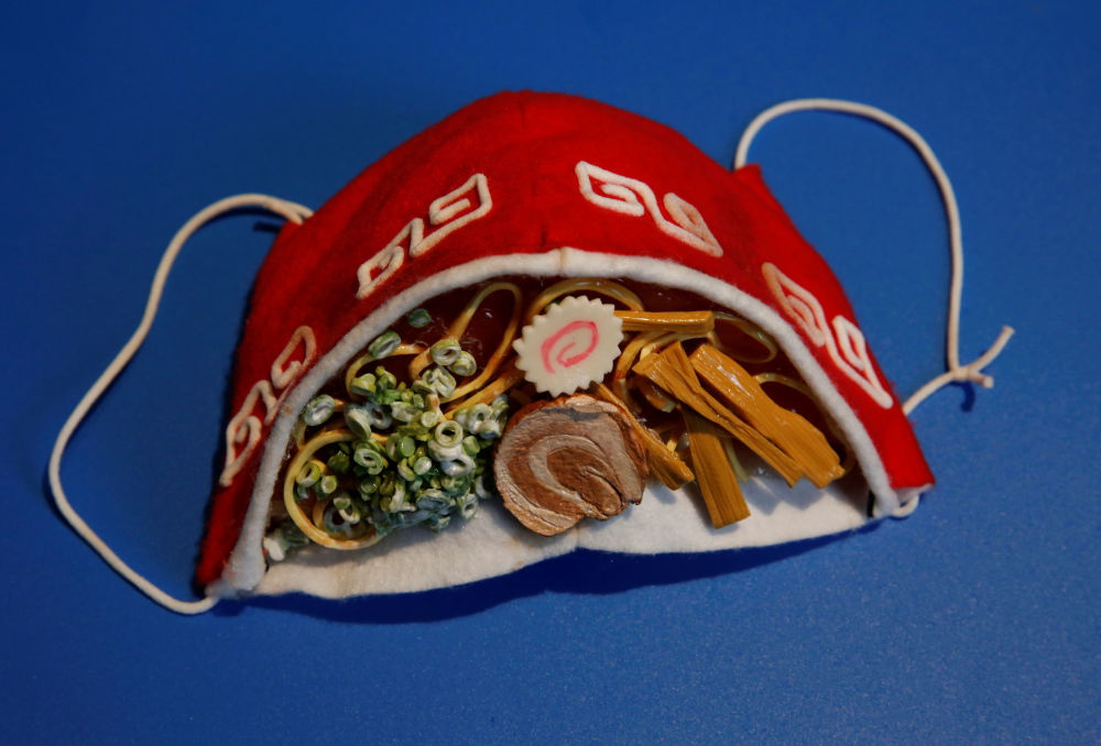 日本設計師打造“拉麵口罩”