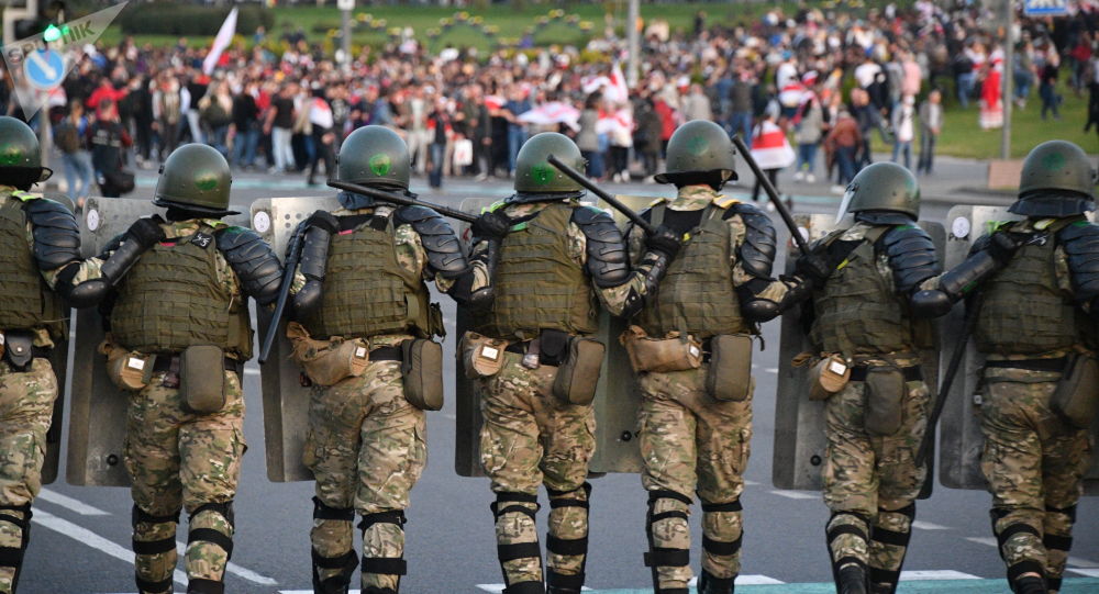 白俄警方在周日抗议活动期间抓捕仅200名示威者
