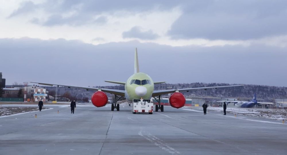 俄联合航空制造集团：MS-21客机试验期间在茹科夫斯基机场滑出跑道  无人受伤