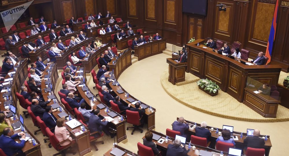 亚美尼亚议会否决取消全国戒严提案