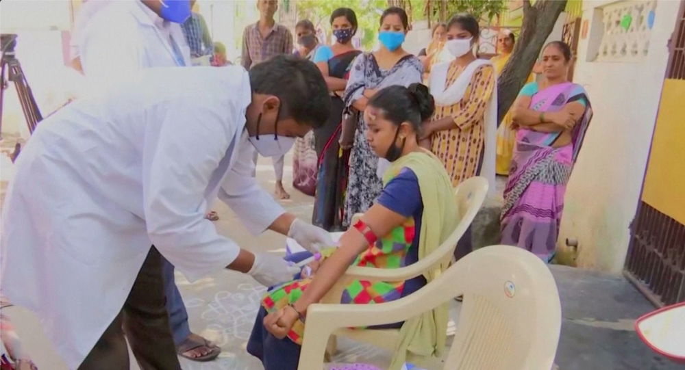 印度政府允许在紧急情况下使用两种新冠疫苗