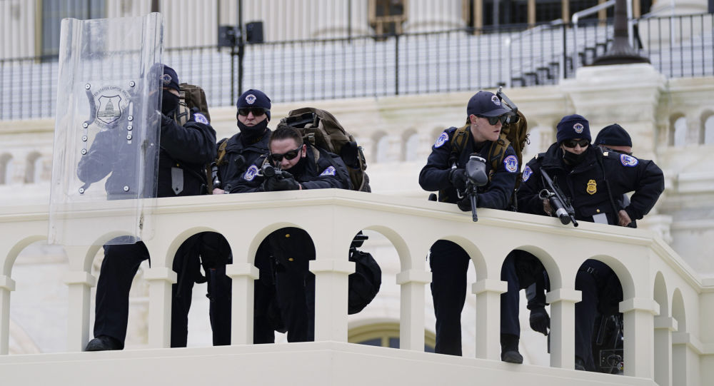 美国国会大厦暴力事件导致50余名警察受伤