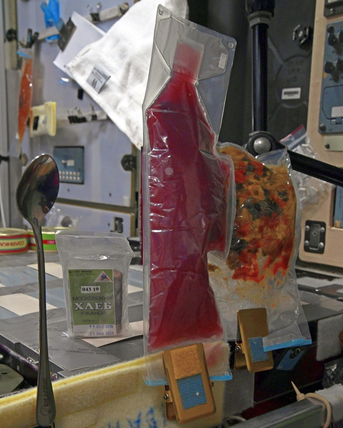 美国宇航员喜欢俄罗斯的番茄味鲟鱼肉
