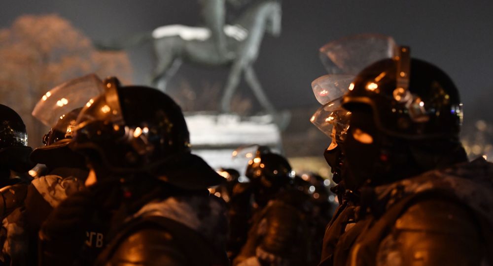 莫斯科警方开始在马涅什广场实施抓捕行动