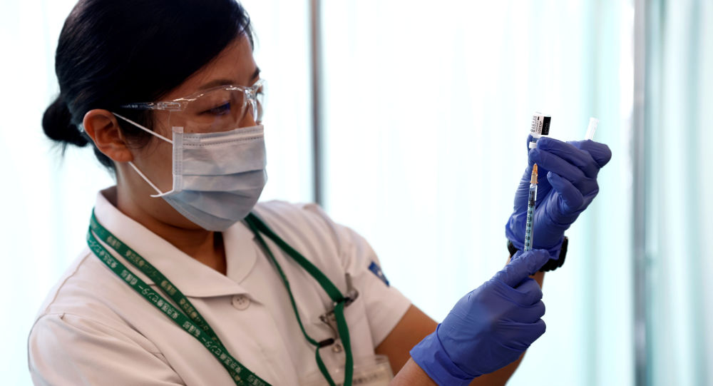 新加坡一位居民在接种疫苗后心脏停止跳动
