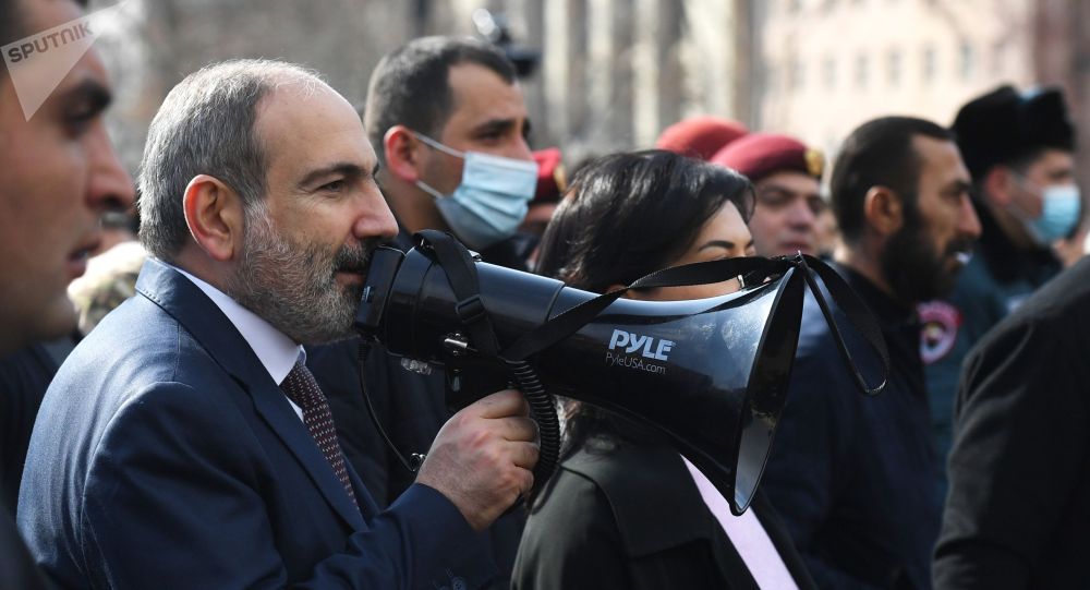 亚美尼亚军方高层确认前总参谋长要求帕希尼扬辞职