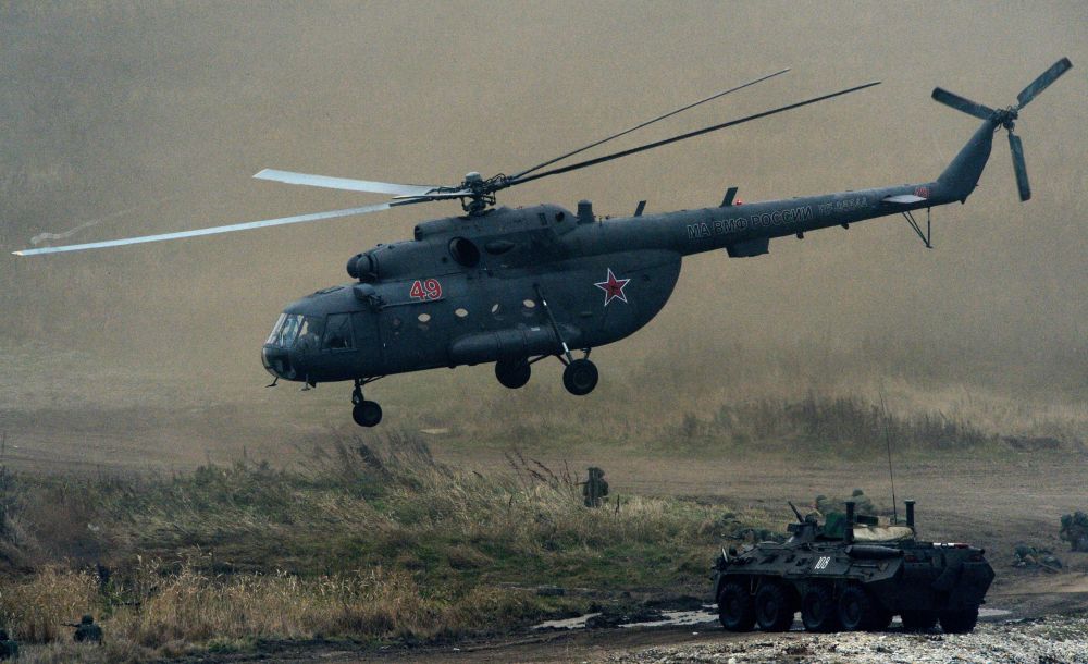 演習中的米-8直升機