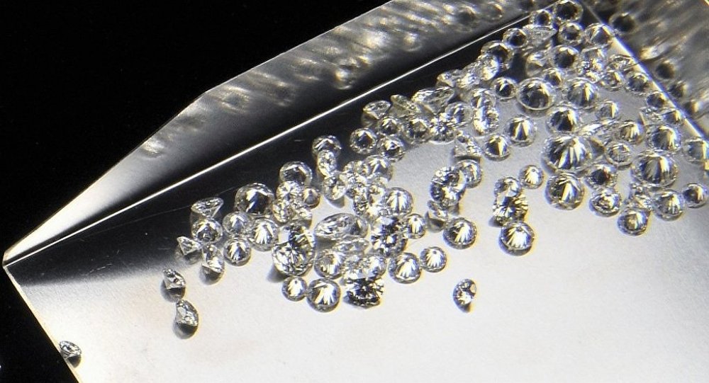 美媒：戴比尔斯大幅提高钻石价格