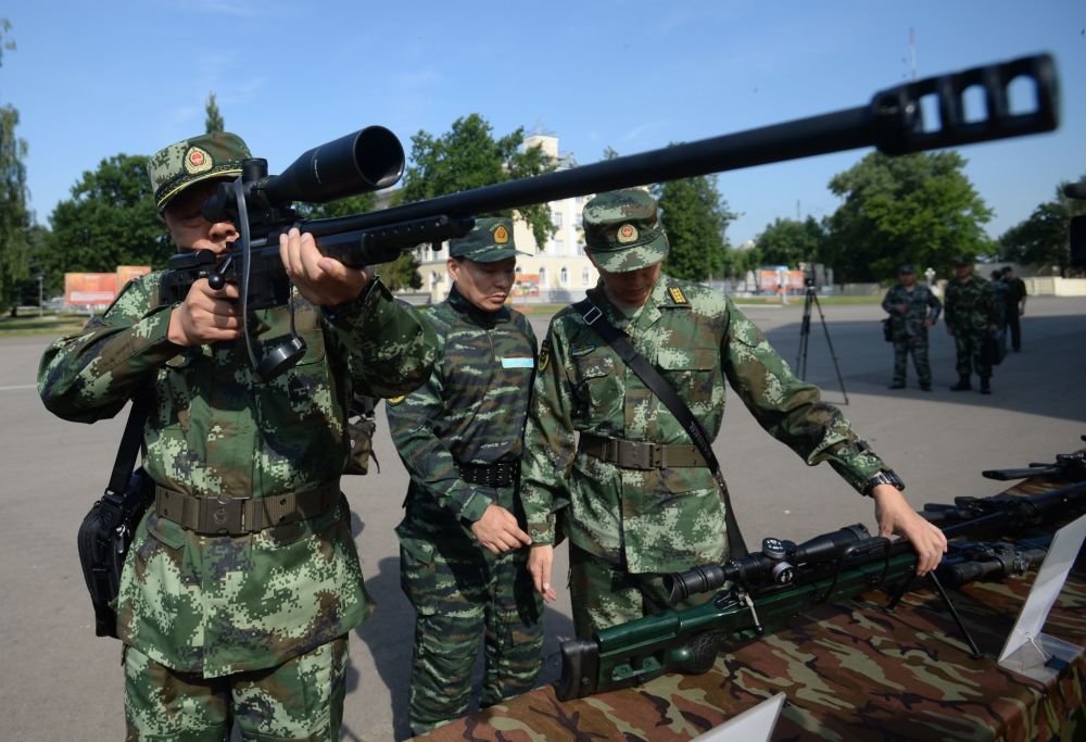 俄罗斯国民近卫军与中国武警部队"合作-2016"联合反恐训练参训官兵