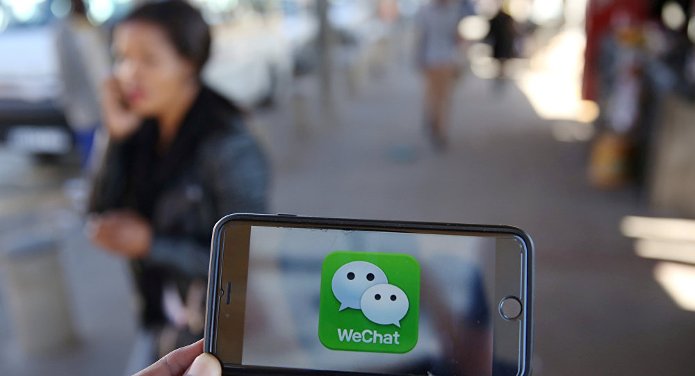 香港媒体：微信将为中国人更换ID卡