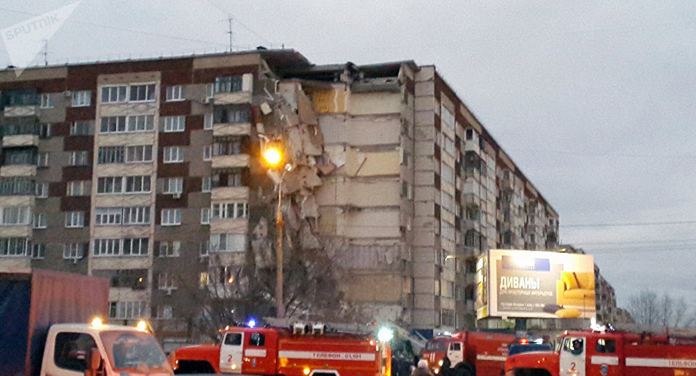 俄紧急情况部：100名救援人员将从克拉斯诺亚尔斯克飞往伊热夫斯克协助清理局部坍塌居民楼废墟