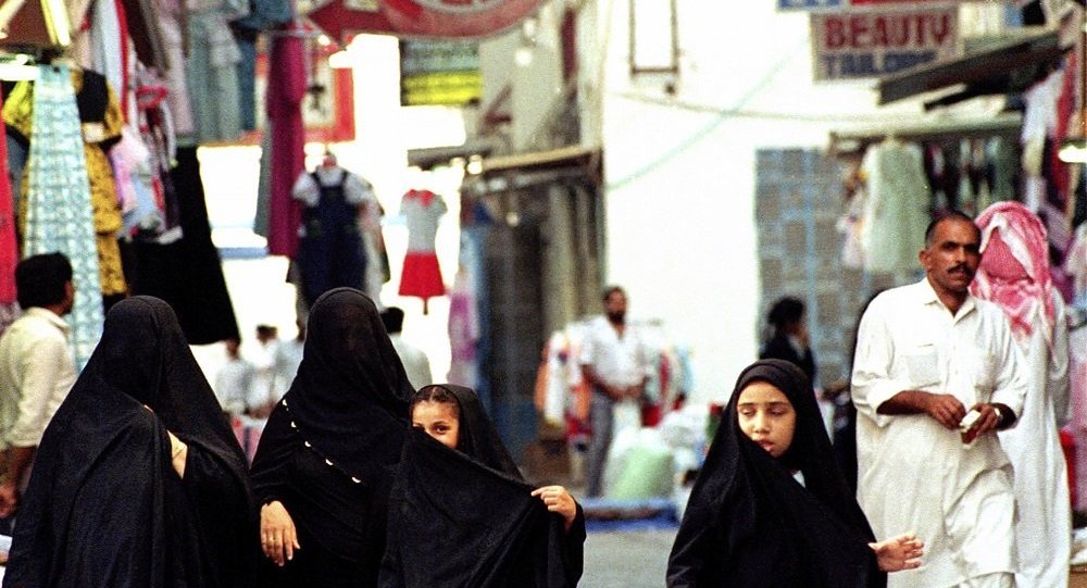 一男子因与女子说话在沙特被捕