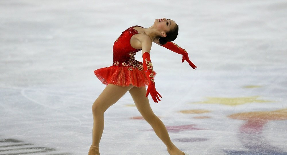 俄罗斯花样滑冰运动员扎吉托娃在格勒诺布尔的大奖赛阶段赛位居第一