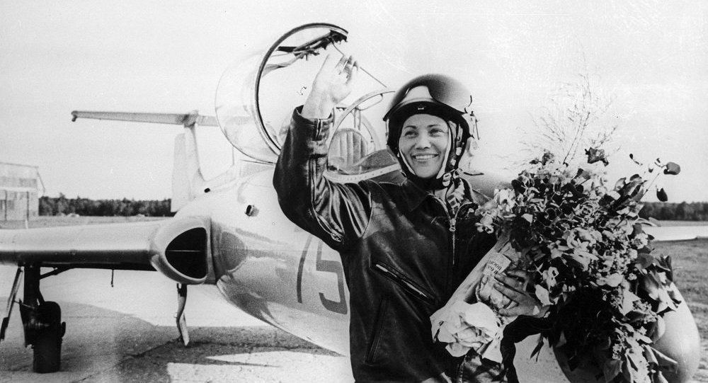 传奇试飞员马丽娜·波波维奇去世