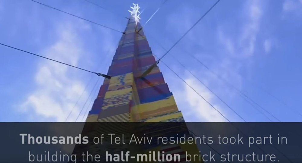 网上爆出世界第一乐高积木塔搭建视频