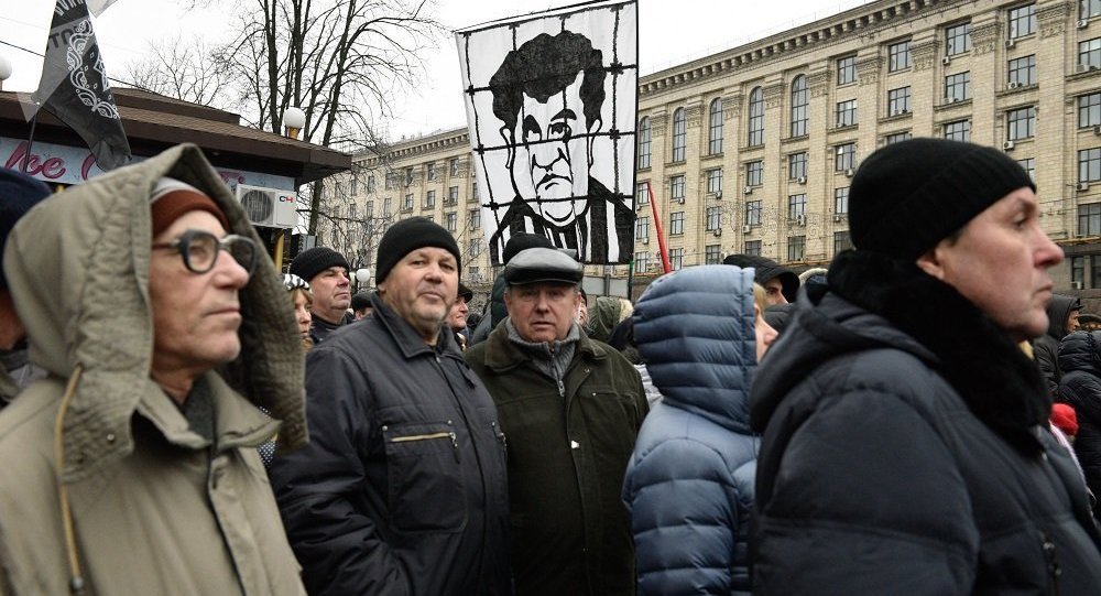 米哈伊尔·萨卡什维利在基辅市中心组织进行弹劾波罗申科的游行