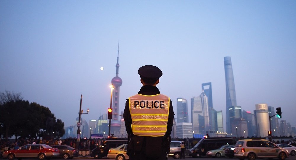 华媒：上海一男子小区内持刀伤人致2死5伤 嫌犯受伤身亡