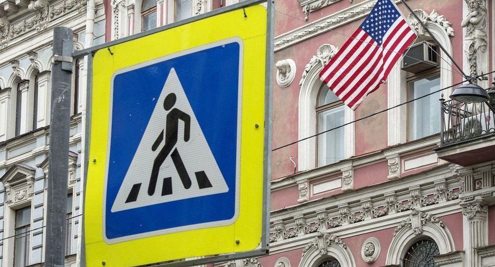 俄外交部：俄罗斯驱逐美国外交官 关闭美驻圣彼得堡领事馆