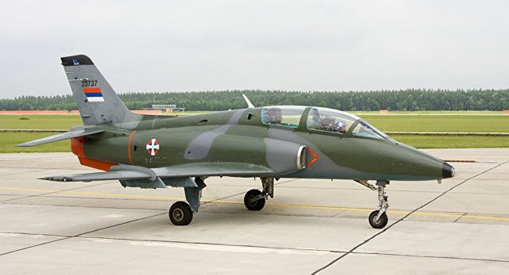 塞尔维亚一架军用飞机坠毁