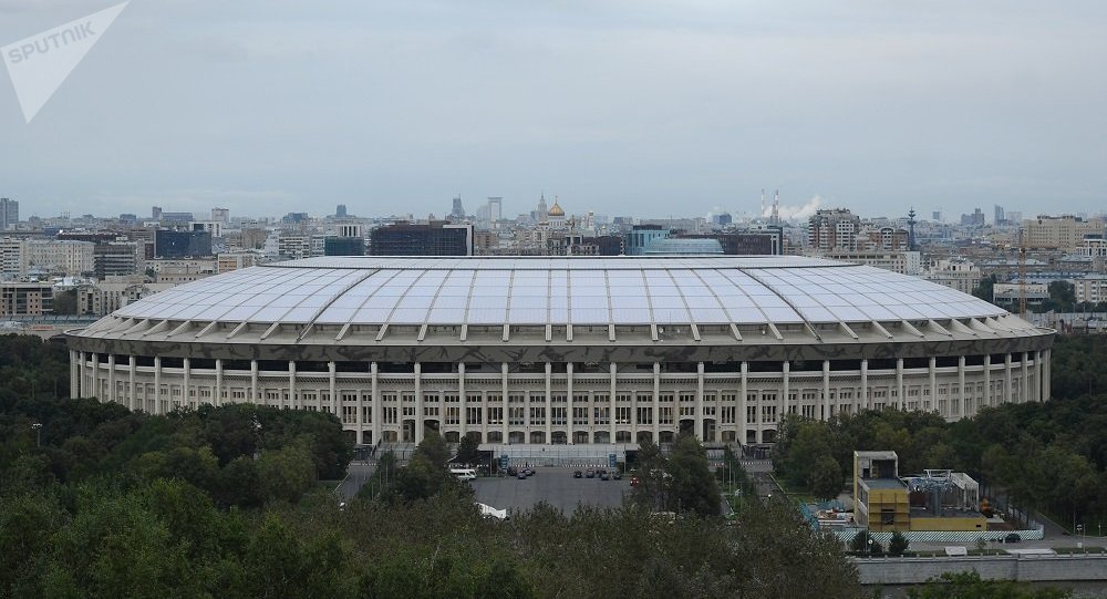 在莫斯科麻雀山上设立的世界杯球迷区将能容纳2.5万名观众
