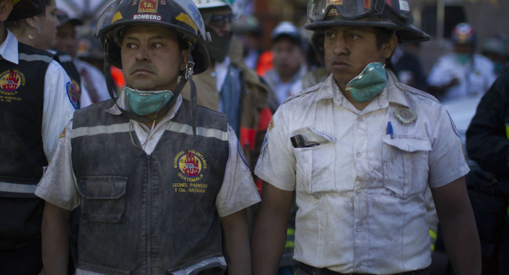 媒体：危地马拉火山喷发后的救援工作终止