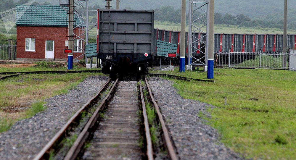 俄铁路集装箱运输公司经铁路对华输出俄铝产品比海路快近2倍