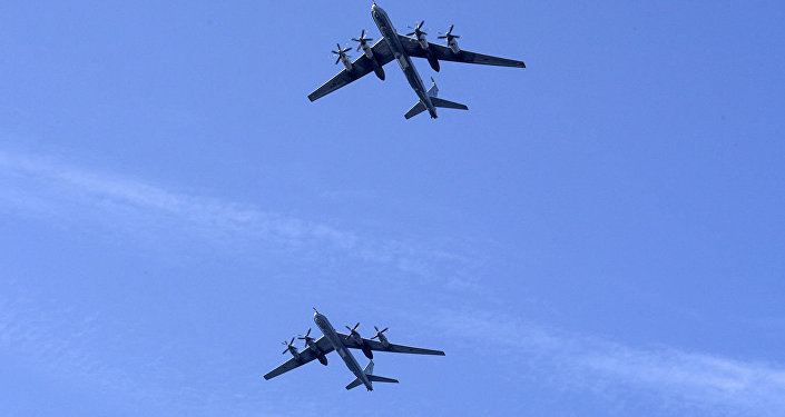 俄空天军4架图-95MS轰炸机在北部海洋中立水域上空执行了计划飞行任务