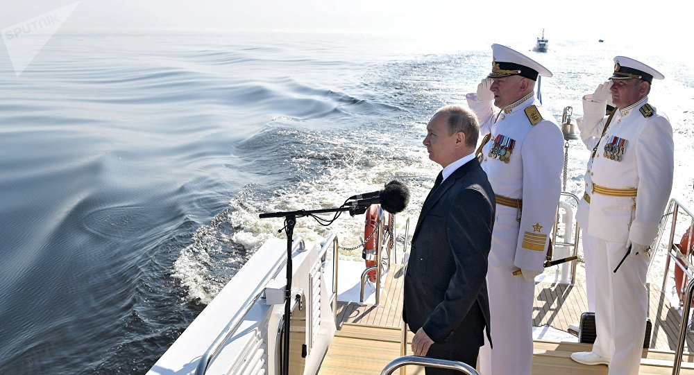 普京：俄海军自信地保障国家安全 能够对抗侵略者
