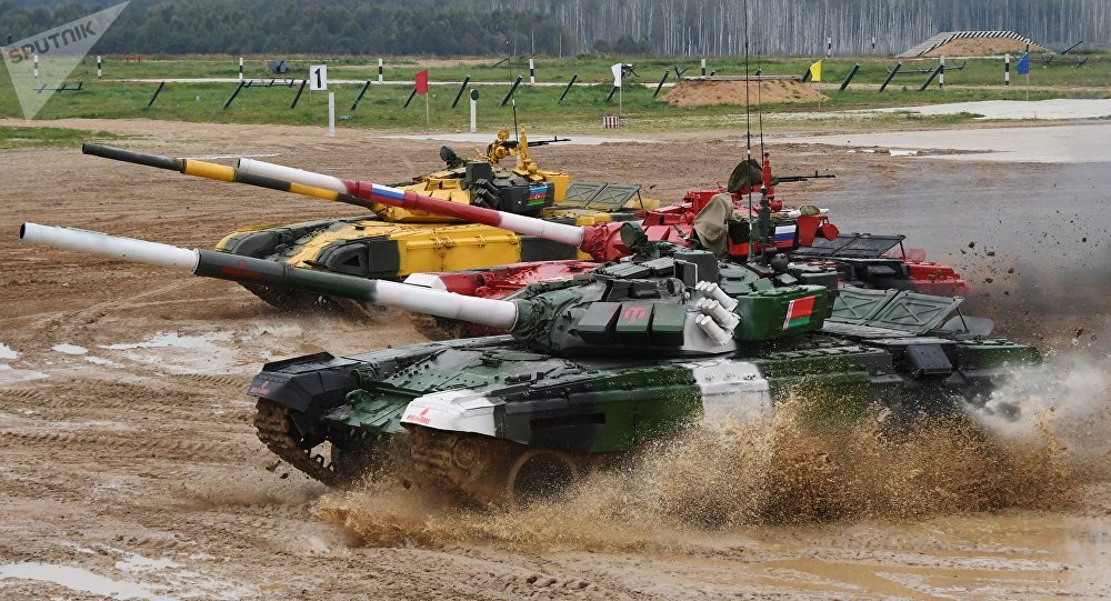 中国空降兵参赛队学习俄罗斯战车驾驶技术 备战“国际军事比赛-2020”