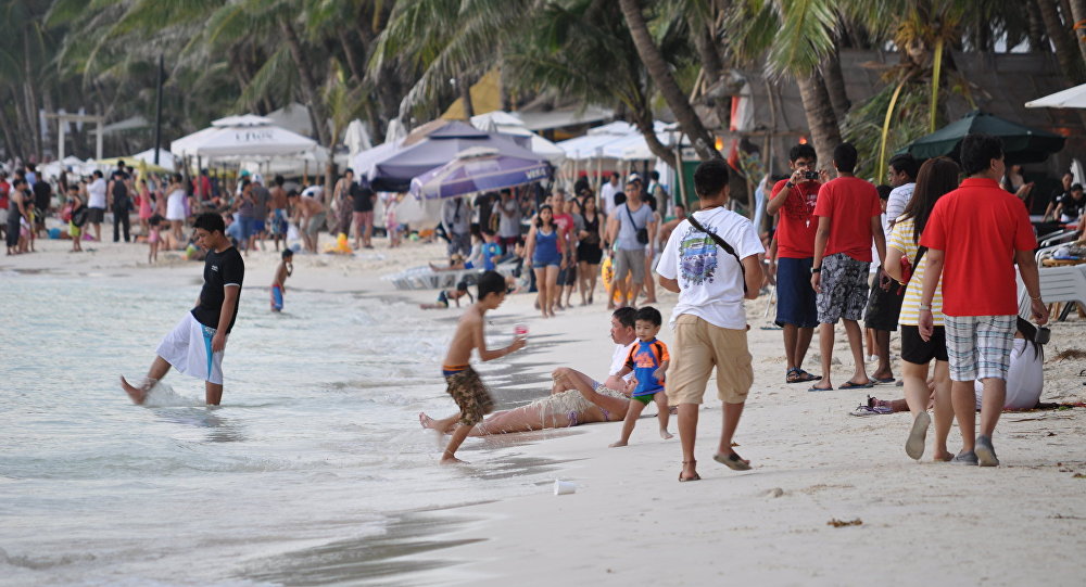 菲律宾度假胜地不急于接待游客