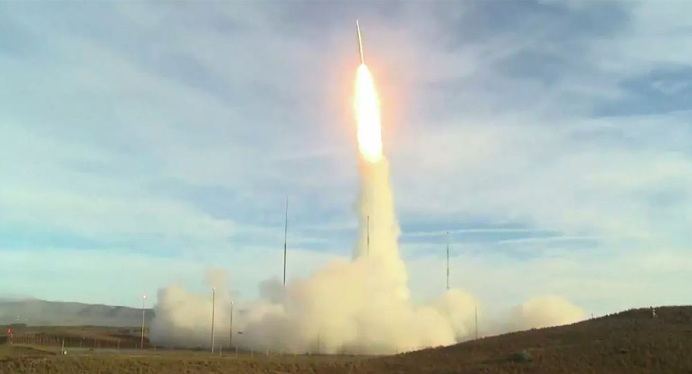 美国“米诺陶'运载火箭将4颗侦察卫星送入太空