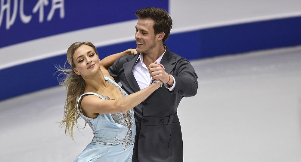 俄花滑选手西尼齐娜和卡察拉波夫在欧锦赛冰舞中获胜