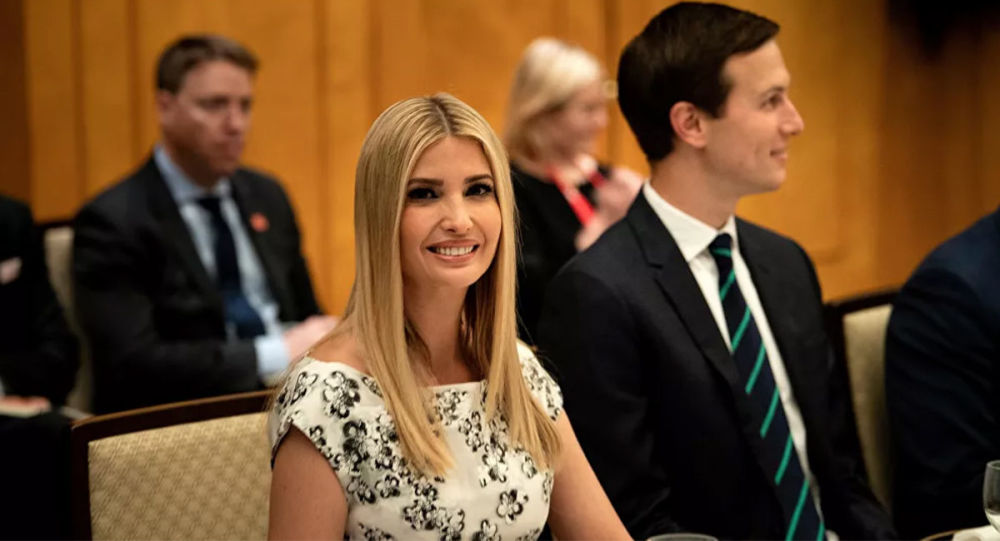 伊万卡展示用于抵御新冠病毒的自制口罩