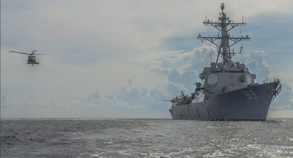 美国海军马斯廷号驱逐舰在南海