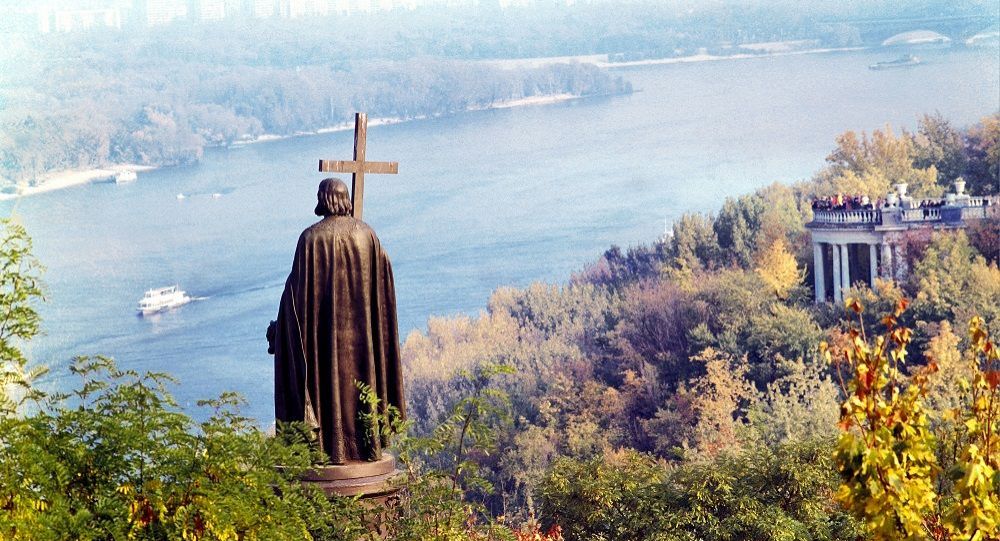 Памятник владимиру крестителю в киеве фото