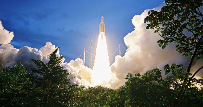 阿丽亚娜5型火箭在法属圭亚那太空中心完成第100次发射