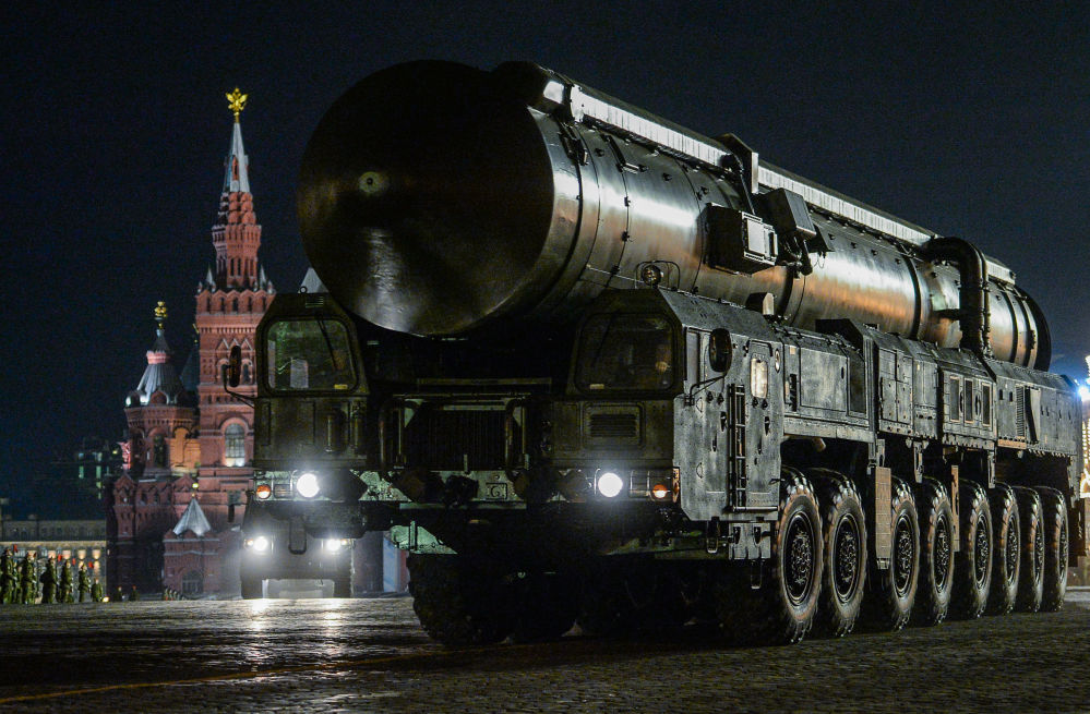 亚尔斯陆基机动导弹系统亮相莫斯科红场阅兵彩排