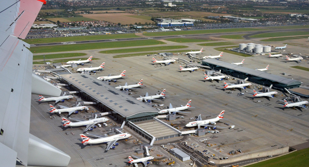 英国政府推迟关于扩建希思罗机场的问题