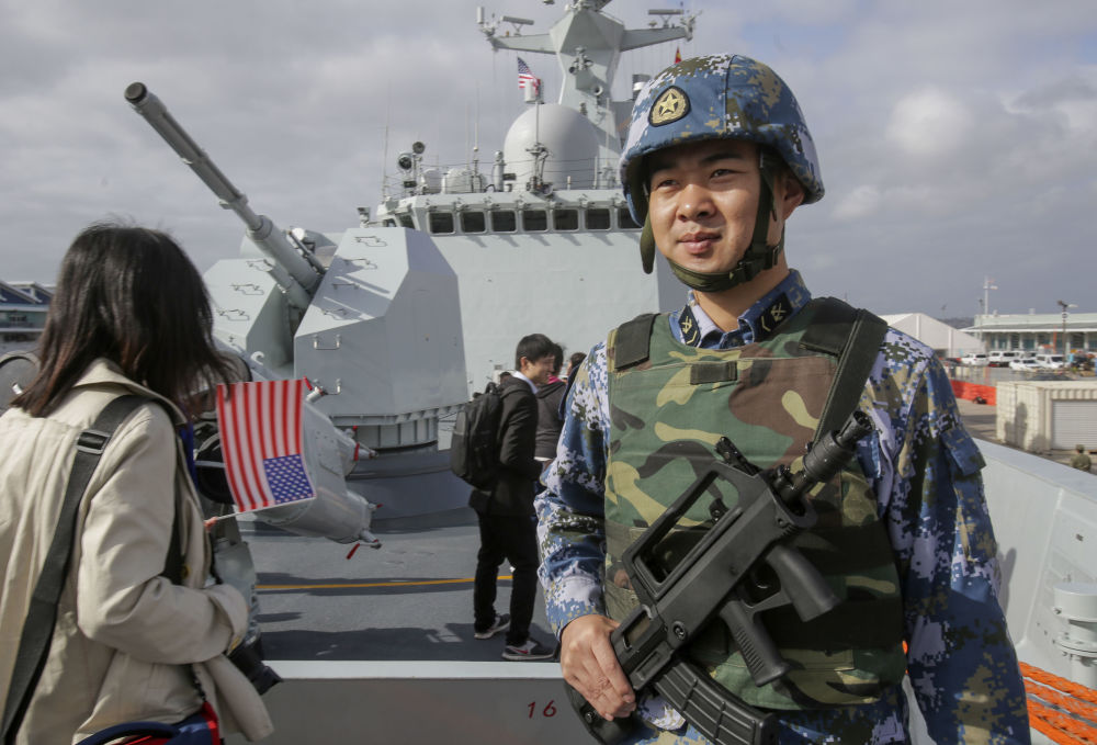 中国海军舰艇编队抵达美国加州