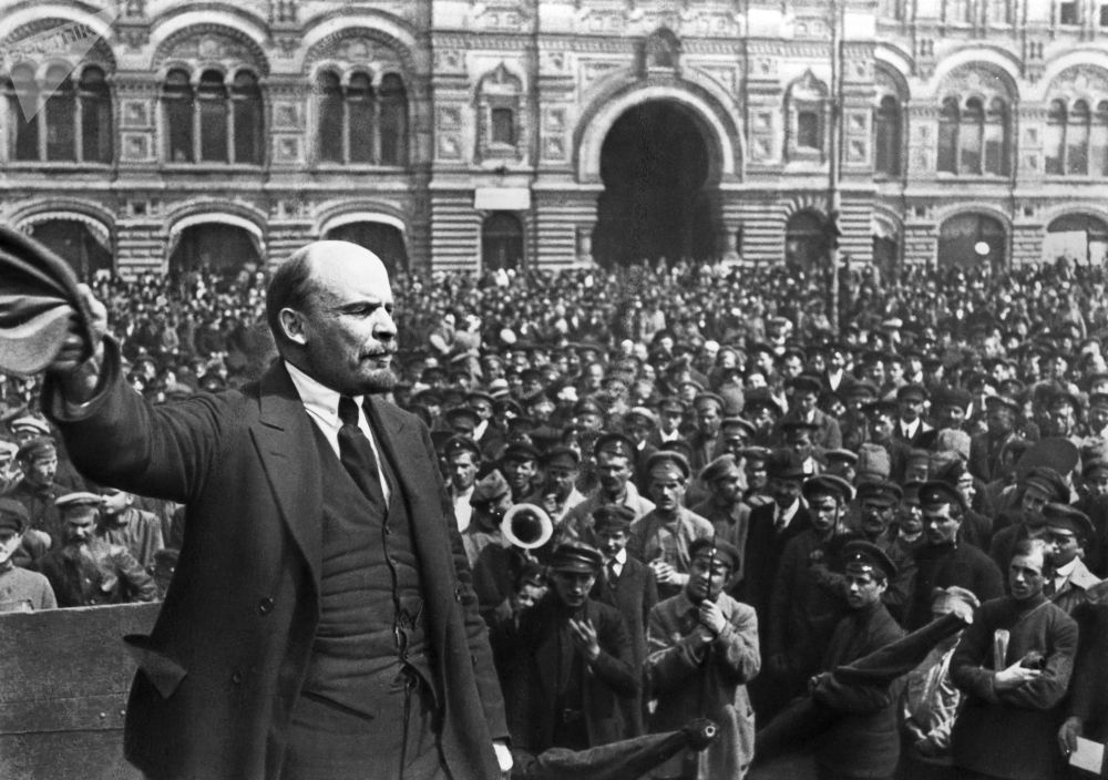 1919年5月25日,弗拉基米尔·伊里奇·列宁在莫斯科红场发表讲话