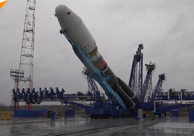 1b运载火箭从普列谢茨克航天发射场发射升空