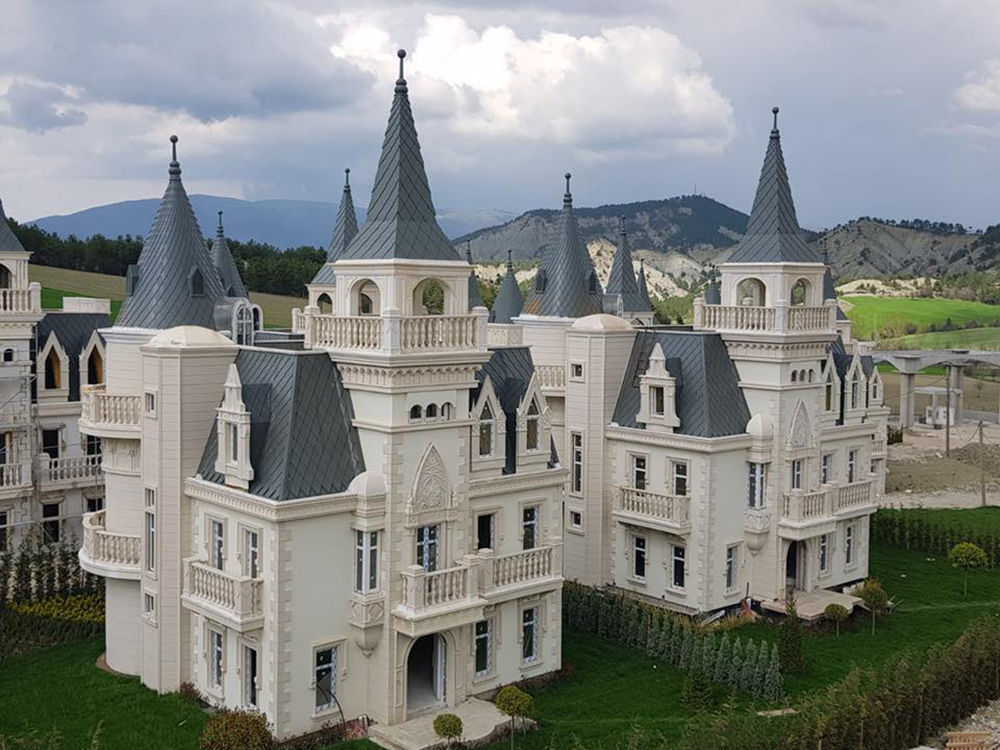 仿效迪斯尼城堡的土耳其豪宅区沦为鬼城