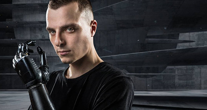 俄罗斯生化人:没了手脚,但不要放弃