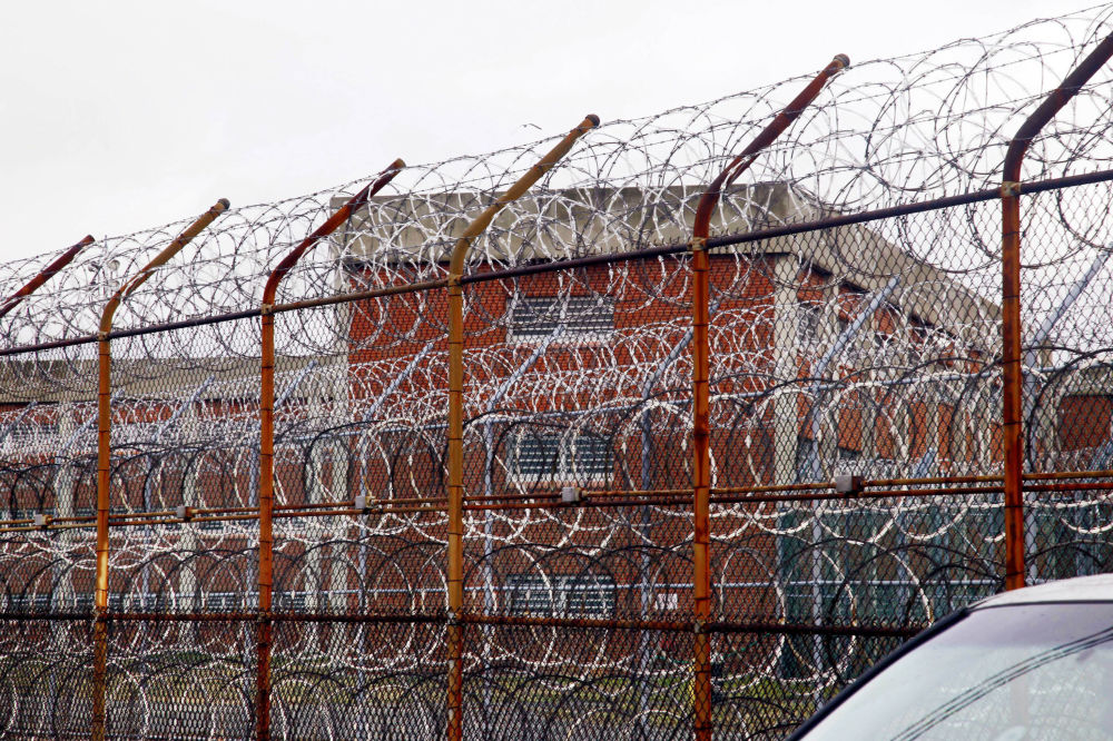 赖克斯岛监狱图片