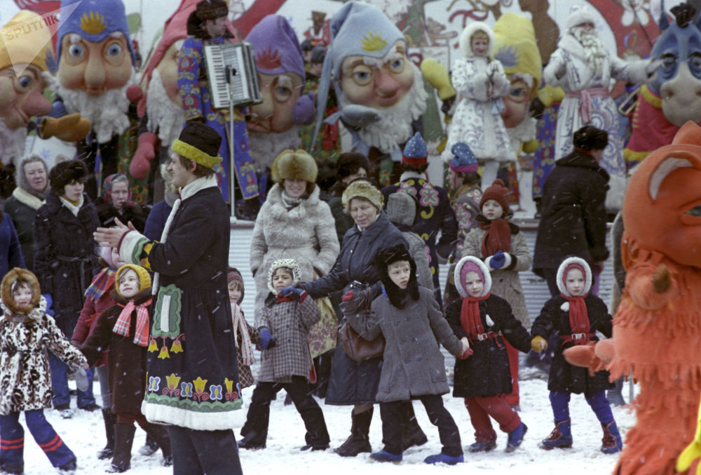 苏联时期的新年:新年前夕在城市的街头可以看到什么