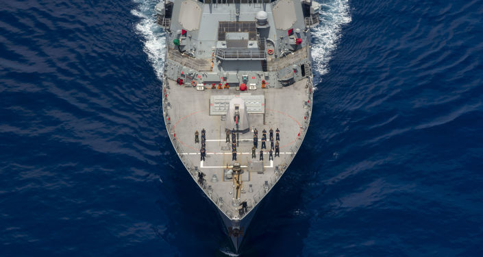 美国导弹驱逐舰"拉斐尔·佩拉尔塔"号(uss rafael peralta)