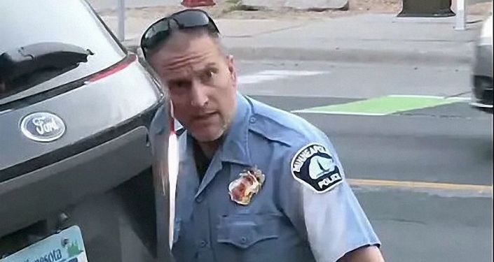 明尼阿波利斯市议会成员宣称打算解散警察局